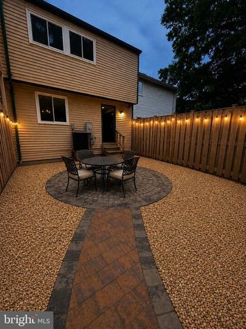 6830 MONTIVIDEO SQUARE CT, Falls Church, VA 22043