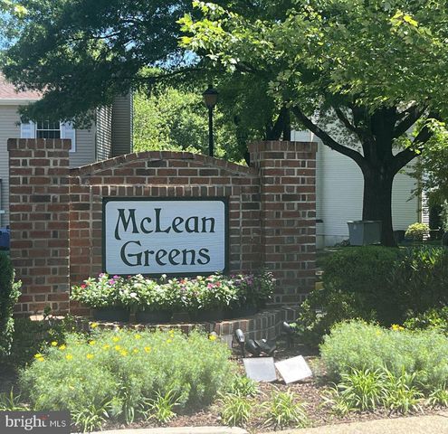 6830 MONTIVIDEO SQUARE CT, Falls Church, VA 22043