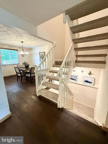 6830 MONTIVIDEO SQUARE CT, Falls Church, VA 22043