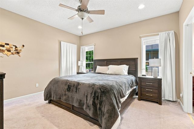 3808 Richland Dr NW, Cedar Rapids, IA 52405