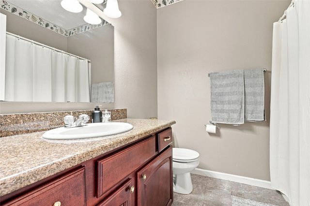 3808 Richland Dr NW, Cedar Rapids, IA 52405