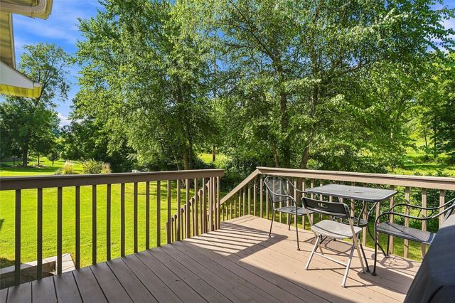 3808 Richland Dr NW, Cedar Rapids, IA 52405