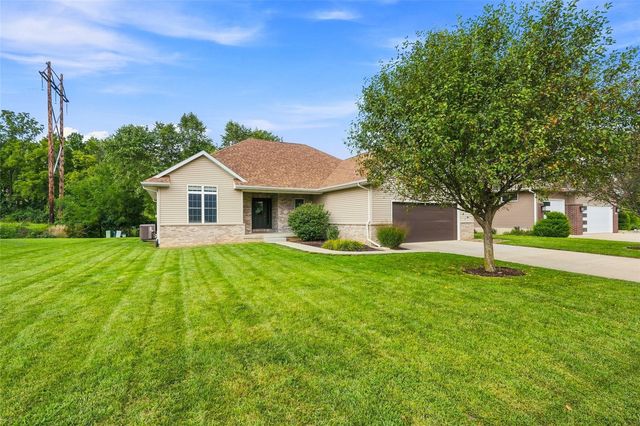 3808 Richland Dr NW, Cedar Rapids, IA 52405