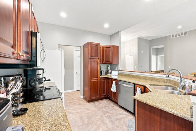 3808 Richland Dr NW, Cedar Rapids, IA 52405