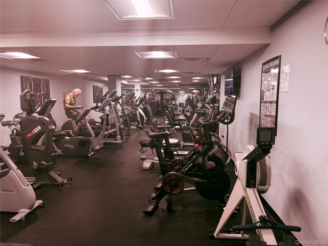 2 Bay Club Drive 10M, Bayside, NY 11360