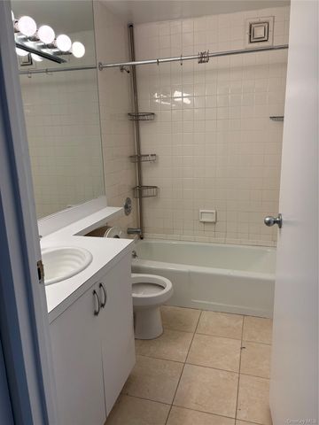 2 Bay Club Drive 10M, Bayside, NY 11360