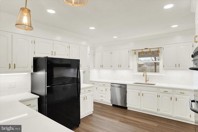 1612 ELBRIDGE RD, Harrisburg, PA 17112