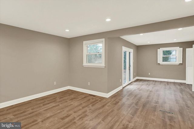 1612 ELBRIDGE RD, Harrisburg, PA 17112