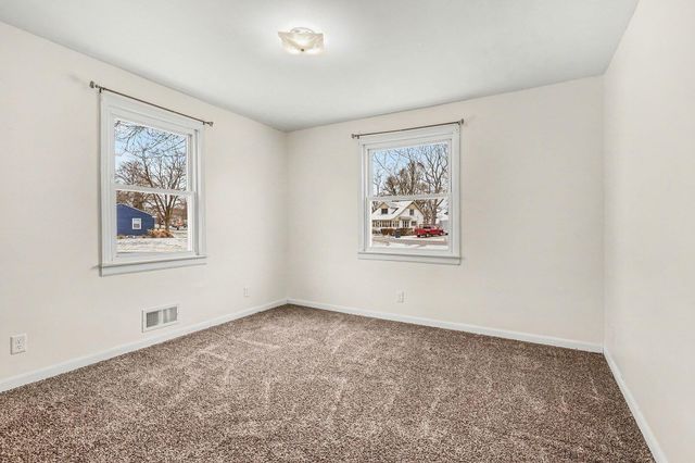 880 Paw Paw Drive, Holland, MI 49423