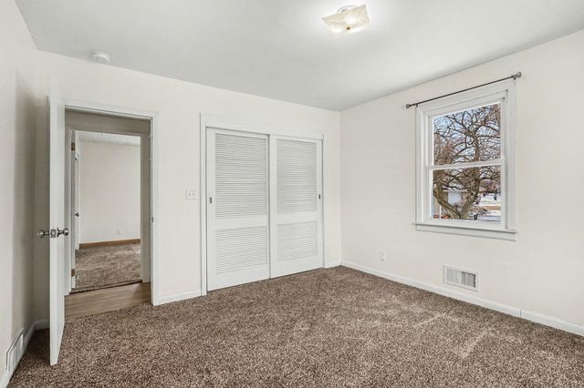 880 Paw Paw Drive, Holland, MI 49423