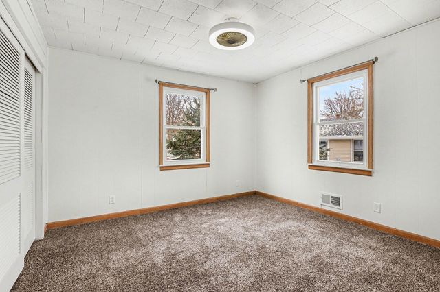 880 Paw Paw Drive, Holland, MI 49423