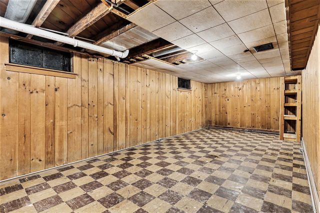 880 Paw Paw Drive, Holland, MI 49423