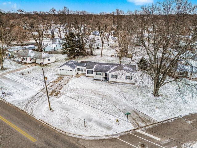 880 Paw Paw Drive, Holland, MI 49423