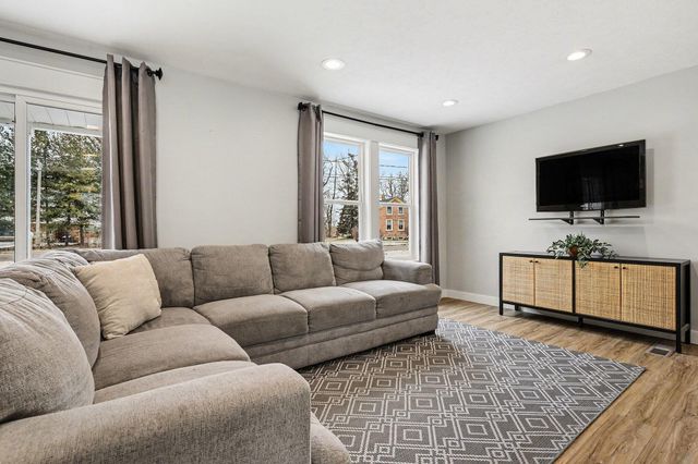 880 Paw Paw Drive, Holland, MI 49423