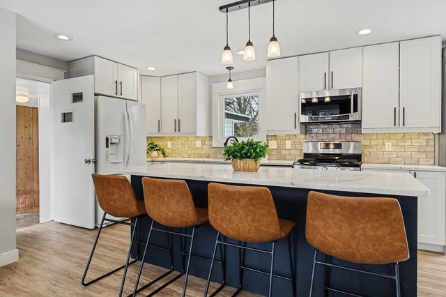 880 Paw Paw Drive, Holland, MI 49423