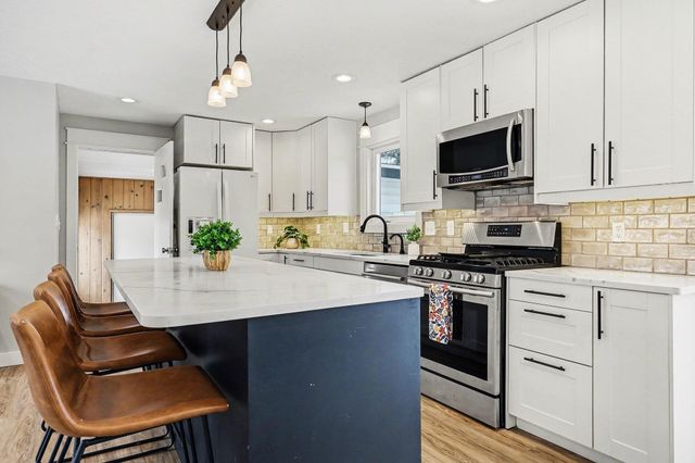 880 Paw Paw Drive, Holland, MI 49423