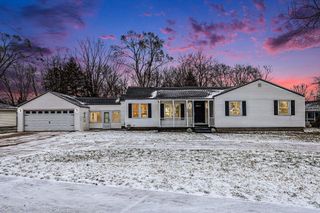 880 Paw Paw Drive, Holland, MI 49423