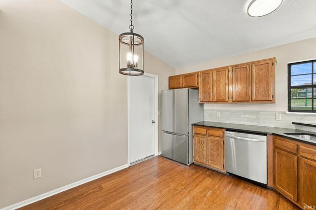 1910 E Dowling Street, Kendallville, IN 46755