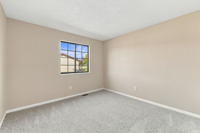 1910 E Dowling Street, Kendallville, IN 46755
