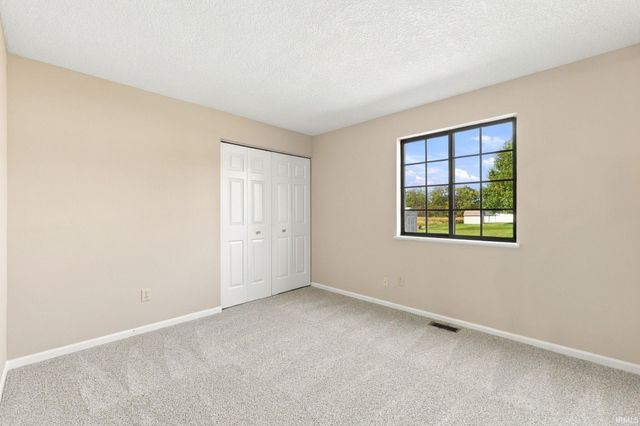 1910 E Dowling Street, Kendallville, IN 46755