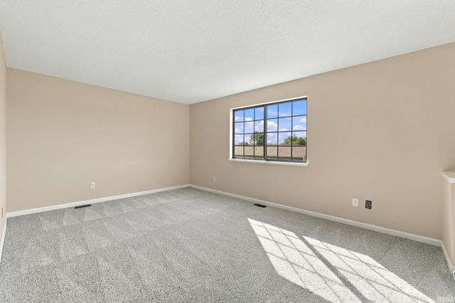 1910 E Dowling Street, Kendallville, IN 46755