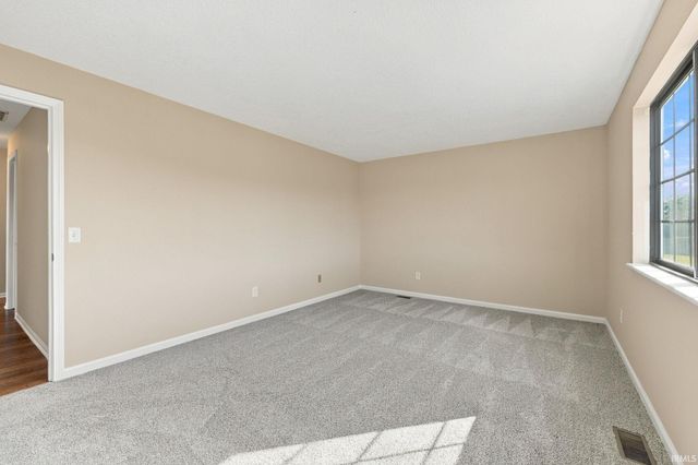 1910 E Dowling Street, Kendallville, IN 46755