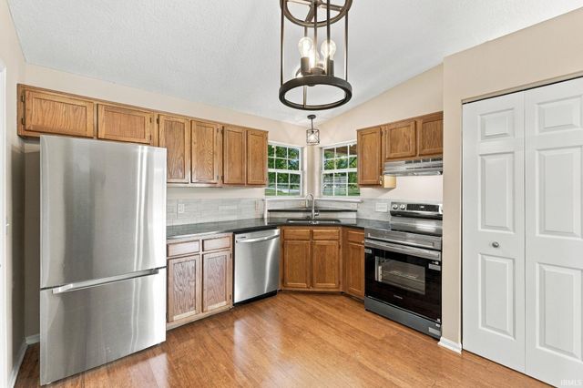 1910 E Dowling Street, Kendallville, IN 46755