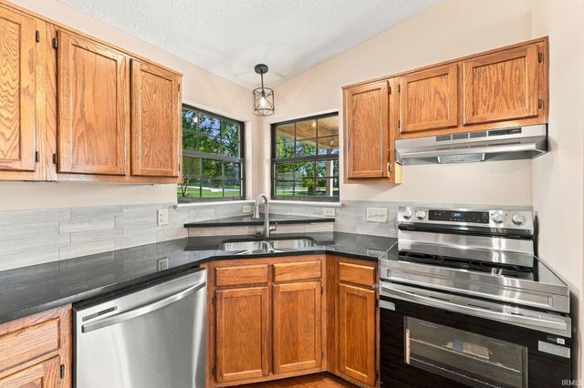 1910 E Dowling Street, Kendallville, IN 46755