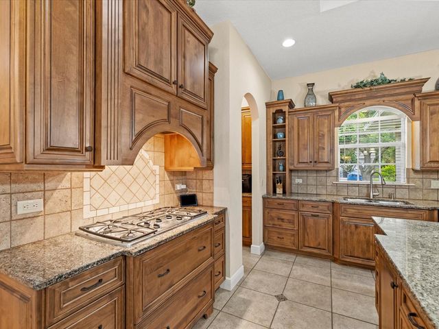 19617 EAGLE CREST DRIVE, Lutz, FL 33549