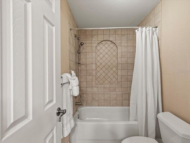 19617 EAGLE CREST DRIVE, Lutz, FL 33549