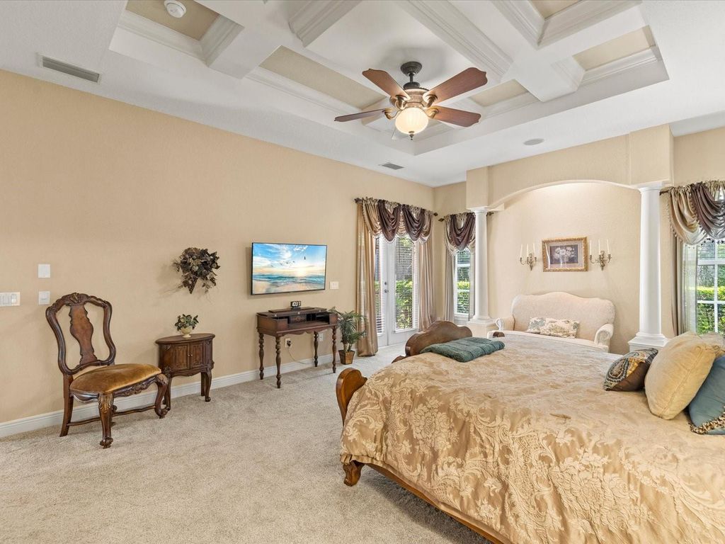Image 12 of property listing at 19617 EAGLE CREST DRIVE, Lutz, FL 33549