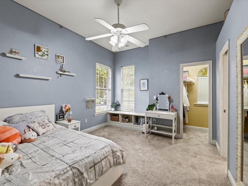 Image 32 of property listing at 19617 EAGLE CREST DRIVE, Lutz, FL 33549