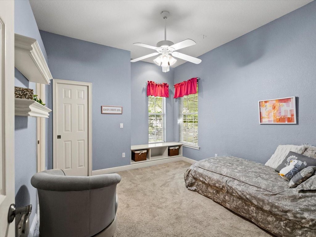 Image 36 of property listing at 19617 EAGLE CREST DRIVE, Lutz, FL 33549