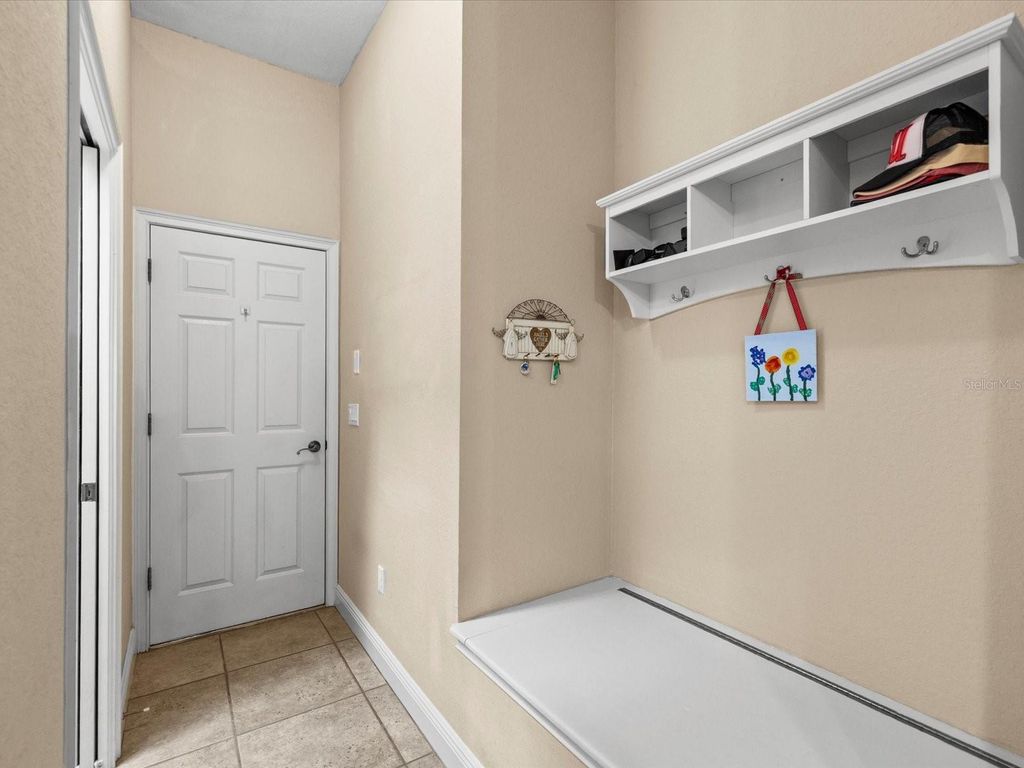 Image 39 of property listing at 19617 EAGLE CREST DRIVE, Lutz, FL 33549