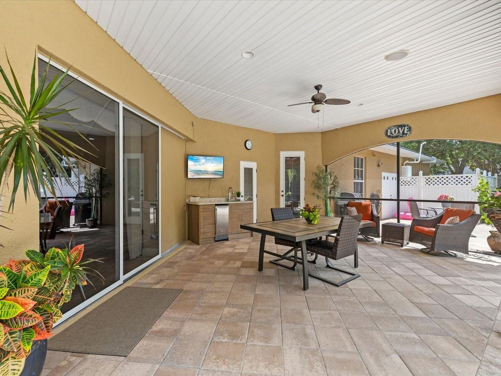 Image 43 of property listing at 19617 EAGLE CREST DRIVE, Lutz, FL 33549