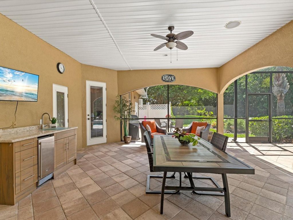 Image 44 of property listing at 19617 EAGLE CREST DRIVE, Lutz, FL 33549