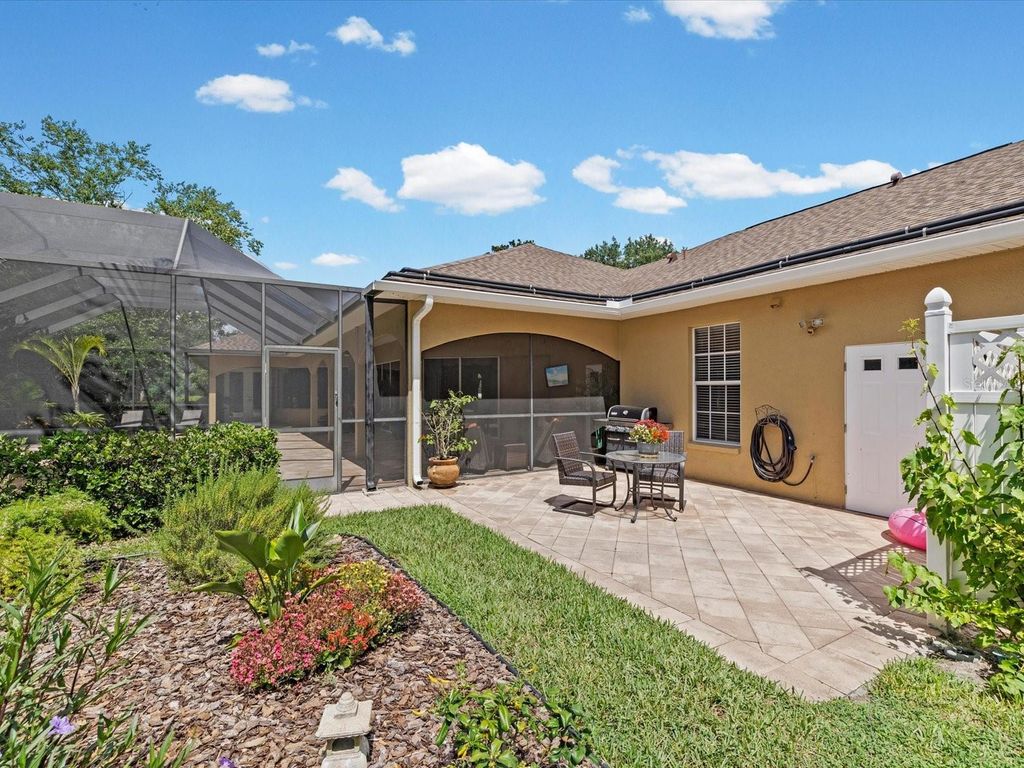 Image 47 of property listing at 19617 EAGLE CREST DRIVE, Lutz, FL 33549