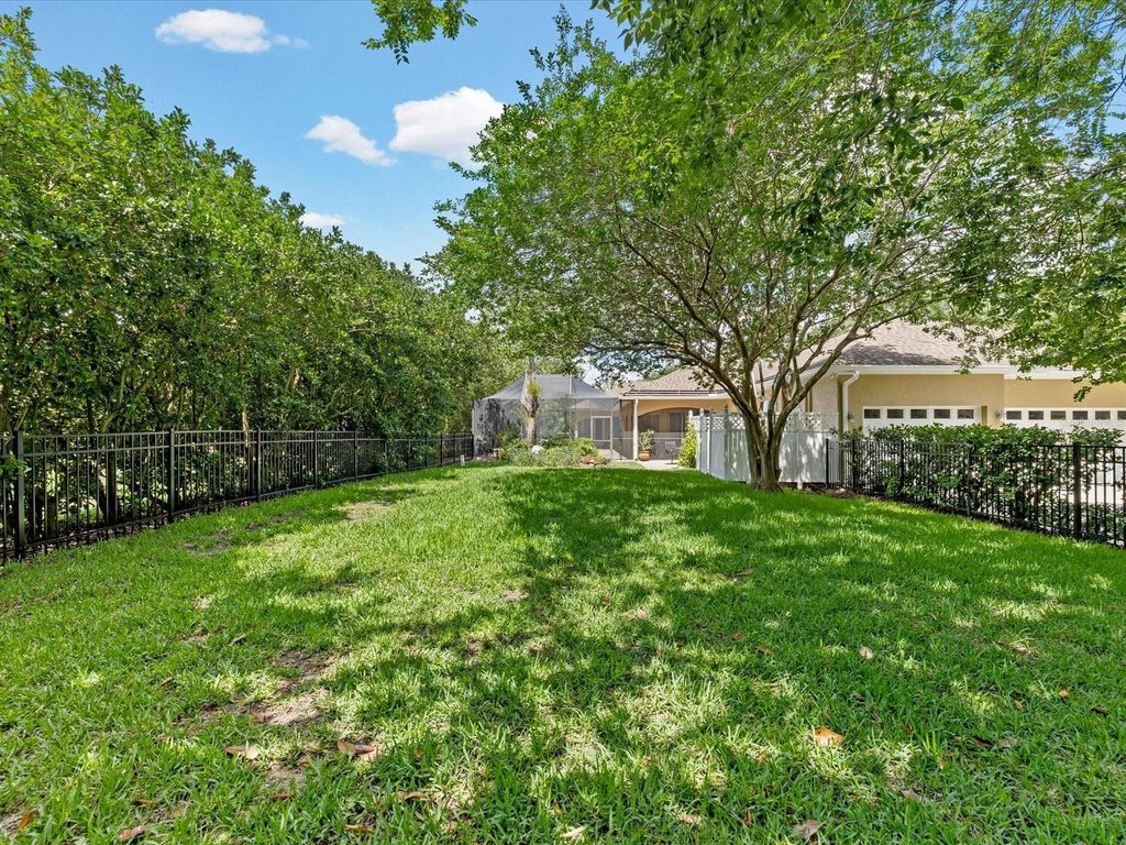 Image 48 of property listing at 19617 EAGLE CREST DRIVE, Lutz, FL 33549
