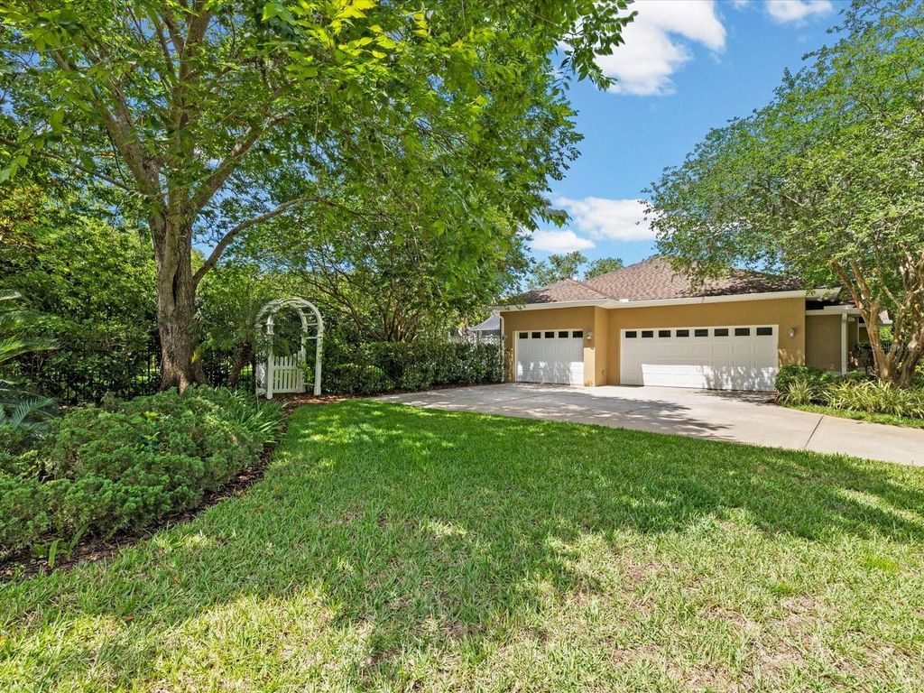 Image 49 of property listing at 19617 EAGLE CREST DRIVE, Lutz, FL 33549