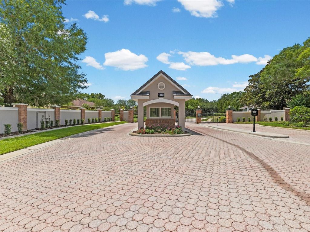 Image 50 of property listing at 19617 EAGLE CREST DRIVE, Lutz, FL 33549