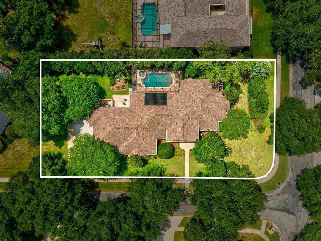 Image 52 of property listing at 19617 EAGLE CREST DRIVE, Lutz, FL 33549