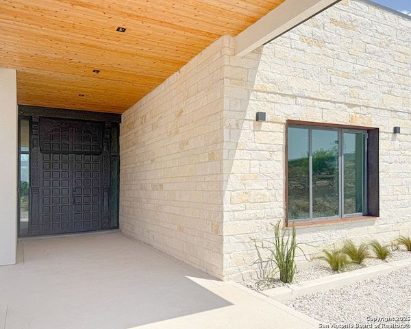 24108 Tres Arroyos, San Antonio, TX 78255