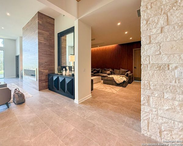 24108 Tres Arroyos, San Antonio, TX 78255