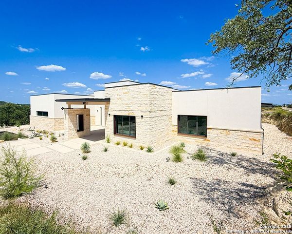 24108 Tres Arroyos, San Antonio, TX 78255