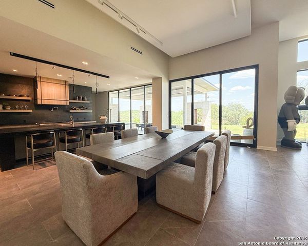 24108 Tres Arroyos, San Antonio, TX 78255