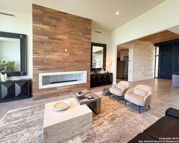 24108 Tres Arroyos, San Antonio, TX 78255
