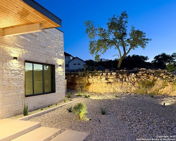 24108 Tres Arroyos, San Antonio, TX 78255