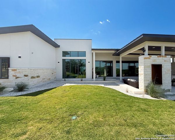 24108 Tres Arroyos, San Antonio, TX 78255