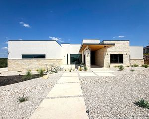 24108 Tres Arroyos, San Antonio, TX 78255