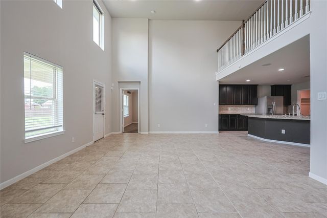 3911 Summerlin Court, Baytown, TX 77521